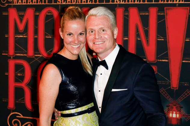 Guido Cantz with wife Kerstin Ricker at the premiere of the musical Moulin Rouge in the Musical Dome Cologne, 06 11 2022 Foto:xR.xSchmiegeltx xFuturexImage