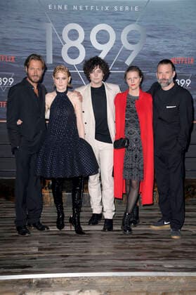 Andreas Pietschmann, Emily Beecham, Aneurin Barnard, Jantje Friese and Baran bo Odar at the premiere of the Netflix series 1899 at Funkhaus Berlin Berlin, 10 11 2022. Foto:xF.xKernx xFuturexImage