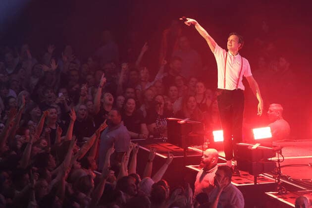 Kraftklub concert in Hamburg, Kraftklub singer Felix Kummer Hamburg Alsterdorfer Sporthalle Hamburg Germany Copyright: xLobeca RalfxHomburgx