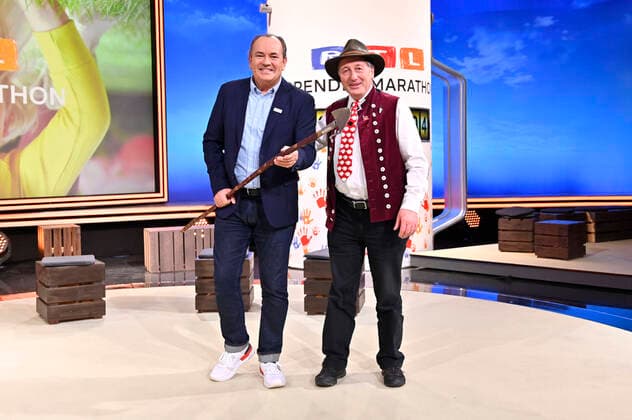 Wolfram Kons and Schäfer Heinrich at the 27 RTL Spendenmarathon 2022 in Studio 8 of EMG Studios Hürth, 18 11 2022 Foto:xD.xAnoraganingrumx xFuturexImage