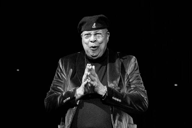 Konzert von Chucho Valdes in Berlin Berlin, Deutschland - 25. November 2022: Der Pianist und Komponist Jesus Chucho? Valdes s mit Band während seines Konzertes The Creation im Haus der Kulturen der Welt in Berlin. Berlin