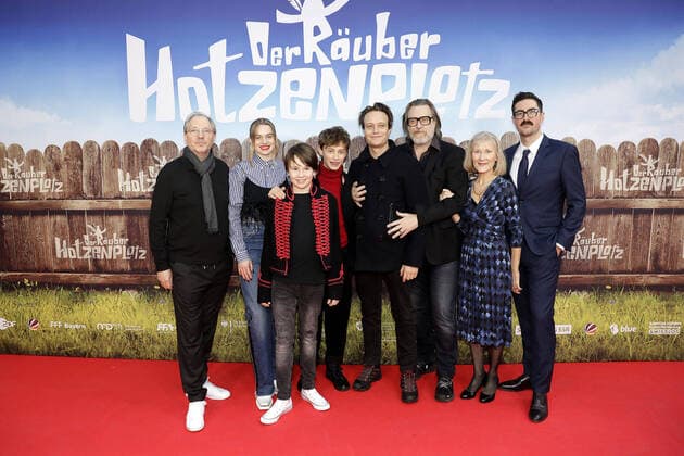 Olli Dittrich, Luna Wedler, Hans Marquardt, Benedikt Jenke, August Dieh, Nicholas Ofczarekl, Hedi Kriegeskotte and director Michael Krummenacher at the The Robber Hotzenplotz movie premiere on 27 11 2022 in Berlin The Robber Hotzenplotz movie premiere in Berlin