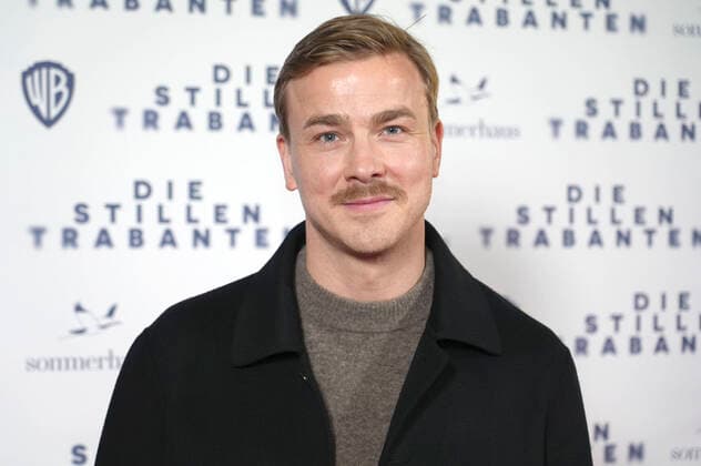 Albrecht Schuch at the premiere of the feature film Die stillen Trabanten at Passage Kinos Leipzig, 29 11 2022 Foto:xB.xBartschx xFuturexImage