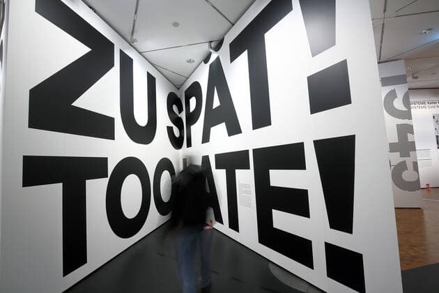 Exhibition piece Too Late Too Late in the Pei Building of the German Historical Museum in Berlin on 07 12 2022 The German Historical Museum shows history in a different way than usual The focus of the new exhibition Roads not taken Or I Copyright: epd-bild JuergenxBlume epd-Roads_not_taken1-kopieren