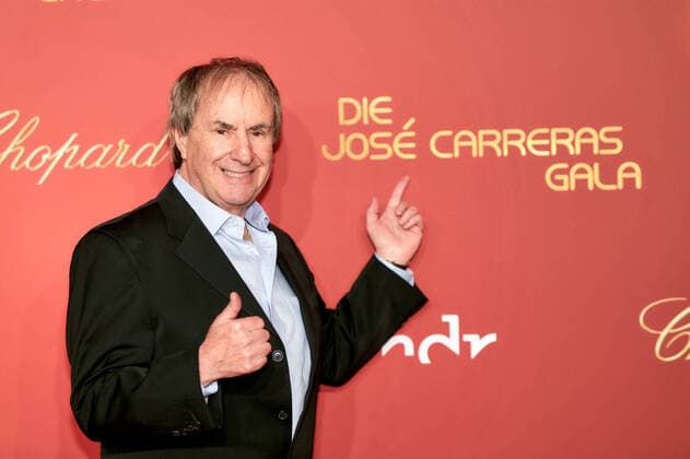 JosÃ Carreras Gala Chris de Burgh on the red carpet at the JosÃ Carreras Gala in the Media City Leipzig Copyright: xEventpressxGolejewskix