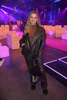 Julia Beautx at the 1live Krone 2022 in the Jahrhunderthalle in Bochum on 08 12 2022