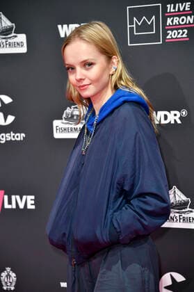 Paula Hartmann at the 23 award ceremony of the 1Live Krone 2022 in the Jahrhunderthalle Bochum, 08 12 2022 Foto:xN.xKubelkax xFuturexImage