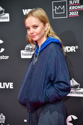 Paula Hartmann at the 23 award ceremony of the 1Live Krone 2022 in the Jahrhunderthalle Bochum, 08 12 2022 Foto:xN.xKubelkax xFuturexImage