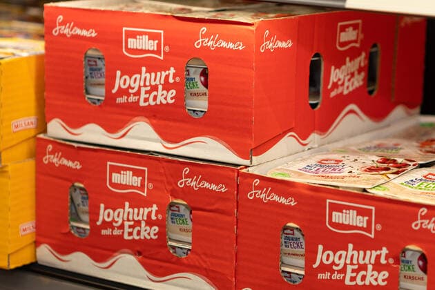 Germany 29 November 2022 In the picture In a refrigerated shelf are products of the variety Müllermilch, here the yogurt with the corner The yogurt is a product of the Theo Müller group of companies County Osnabrück Lower Saxony Copyright: xFotostandx xGelhotx