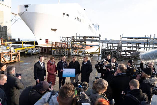 Handover of three funding notices under the funding program for the construction of ref