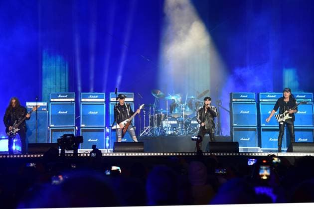 New Years Eve at the Brandenburg Gate The RockBand Scorpions CELEBRATE at the GATE at the Pariser Platz New Years Eve at the Brandenburg Gate Welcome 2023 in Berlin on 31 12 2022 Photopress Mueller