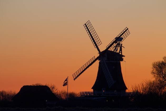traditional Windmill at Sunset, oldsum, Foehr, north frisia, Schleswig Holstein, Germany, Europe Copyright: imageBROKER alimdix xArterra ibltsm08888050.jpg