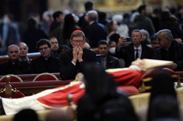 ROME, Italy 04 02 2023 Fourth and last day of exposure of the body of Pope Benedict XVI, Joseph Ratzinger at St Peter s Basilica in the Vatican in Rome  Copyright: xMarcoxIacobuccix xipa-agency.netx xMarcoxIacobuccix 0 1021487450st