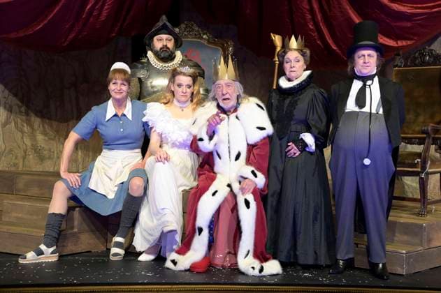 Christiane Hallervorden, Georgios Tsivanoglou, Annika Martens, Dieter Hallervorden, Dagmar Biener and Mario Ramos at the photo rehearsal of the play The King Dies at the Mitteldeutsches Theater Dessau Roßlau, 04 01 2023 Foto:xF.xKernx xFuturexImage
