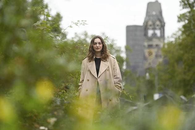 Writer Dana Vowinkel P the Berlin Writer Dana Vowinkel on 21 September 2021 in Berlin on Olof Palme Place and on Zoo Germany Berlin Copyright RetoxClear only for Editorial Purpose Copyright: RetoxKlar doc7hmz90nzdibu7gu9fze EDITORIAL USE ONLY