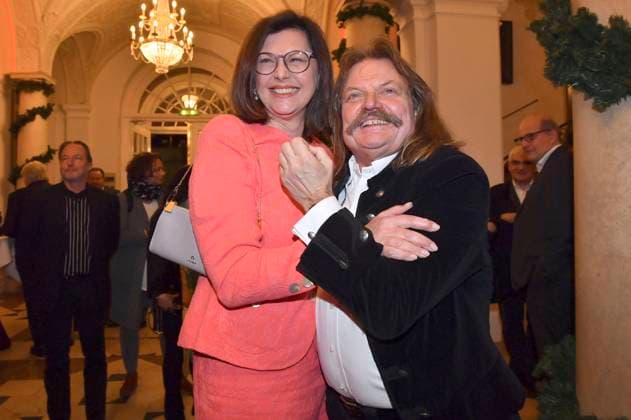 Ilse Aigner and Leslie Mandoki at the event 30 years Soulmates, 40 years Red Rock Studios and a very serious Birthday at the Munich Künstlerhaus Munich, 07 01 2023 Foto:xB.xInsingerx xFuturexImage