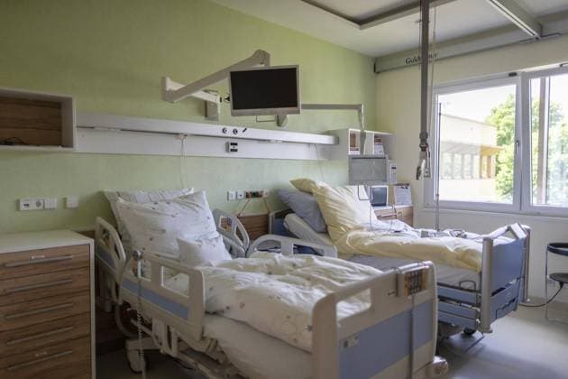 <p>Patientenzimmer in dem Sprachsteuerung für die Betten getestet wurde. Pflege der Zukunft - welche Technologien gibt es gegen Vereinsamung, welche Konzepte könnten sich in Pflegeheimen durchsetzen. Im Duisburger inHaus (Fraunhofer) wird das getestet. Man hat hier auch den Blick in die Niederlande, wo man schon weiter ist. Rundgang durch das InHaus des Fraunhofer in Duisburg am Donnerstag den 14.05.2020. Deutschland NRW Duisburg Copyright: LarsxHeidrich