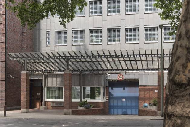 <p>Außenansicht der Justizvollzugsanstalt am Mittwoch, den 17. Juni 2020 in Duisburg Hamborn. Deutschland NRW Duisburg Copyright: TanjaxPickartz