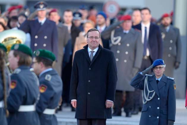 Boris Pistorius taking office in the Federal Ministry of Defense Current, 19 01 2023, Berlin, Boris Pistorius, the new Minister of Defense at the reception with military honors at the Ministry of Defense after his swearing-in ceremony Berlin Berlin Germany