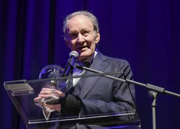 <p>Schauspieler Michael Mendl, mit Preis, steht am Samstag den 16.03.2019 auf der Bühne bei der Preisverleihung der Steiger Awards im Casino der Zeche Zollverein. Zum 14. Mal wurden die Steiger Awards im Rahmen einer festlichen Gala verliehen. Deutschland NRW Essen Copyright: KerstinxKokoska
