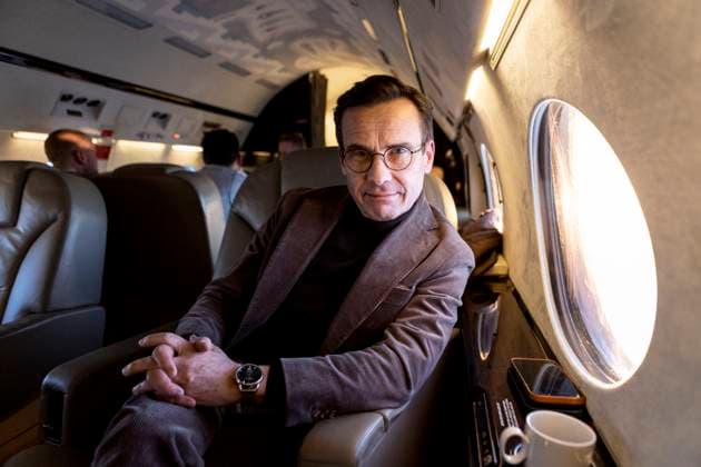 STOCKHOLM 20230125 Prime Minister Ulf Kristersson M during travel in the government plane on the way to Arlanda after visiting Malmö Malmö Sweden x10430x,  Copyright: xChristinexOlsson TTx ULF KRISTERSSON MALMÖ TTABB0000000000155117