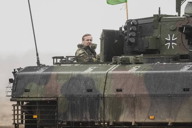 Boris Pistorius SPD , Federal Minister of Defense, photographed during a visit to the combat firing of the 2 Company of the Panzergrenadier Battalion 122 with Schuetzenpanzern Puma at the training area in Altengrabow, 26 01 2023 Pistorius visits the Bundeswehr Altengrabow Germany for the first time since he took office as Minister of Defense a week ago Copyright: xFlorianxGaertner photothek.dex