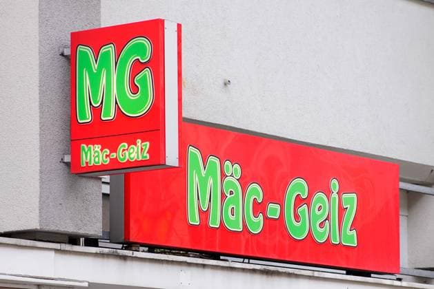 Berlin, Germany 28 January 2023 Mäc Geiz sign Wittenbergplatz Berlin Copyright: xFotostandx xReuhlx