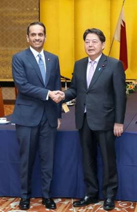 Japan-Qatar talks Japanese Foreign Minister Yoshimasa Hayashi (R) shakes hands with H.E. Sheikh Mohammed bin Abdulrahman Al-Thani, Qatari deputy prime minister and foreign minister, prior to their talks in Tokyo on Jan. 31, 2023. A14AA0001391652P