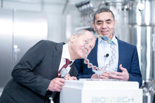 German Chancellor visits BioNTech on the occasion of the construction completion of the plasmid production in Marburg German Chancellor Olaf Scholz with Ugur Sahin, founder and CEO Biontech SE during his vi