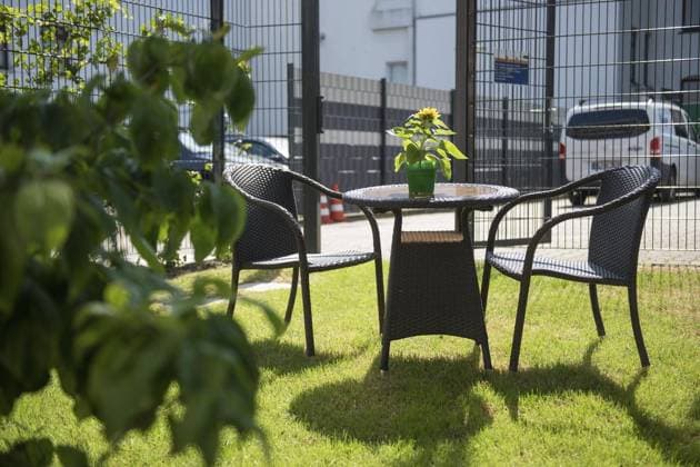 <p>Blick in den neuen Patientengarten der Akutpsychatrie des St. Marien-Hospitals am Mittwoch, den 16. Juni 2021 in Mülheim. Eröffnung des neuen Außenbereiches Patientengarten für die Akutpsychiatrie am St. Marien-Hospital. Deutschland NRW Mülheim Copyright: TanjaxPickartz