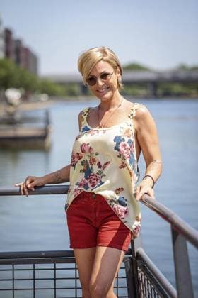 <p>Die Sängerin Michelle - Tanja Gisela Hewer - bei einem WAZ Interview am 25.06.2019 im Duisburger Innenhafen. Deutschland NRW Duisburg Copyright: DANIELxELKE