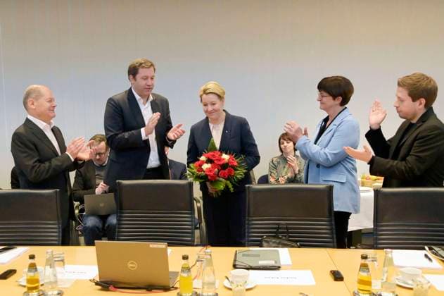 Olaf Scholz, Lars Klingbeil, Franziska Giffey, Saskia Esken and Kevin Kühnert at the SPD committee meetings after the parliamentary elections at the Willy Brandt Haus Berlin, 13 02 2023 Foto:xF.xKernx xFuturexImage