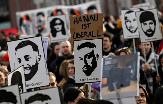 19 02 2023, xpsx, local Hanau anniversary 19 February rally and demo of a local alliance v l , Hanau Hesse Germany DEU marketplace.