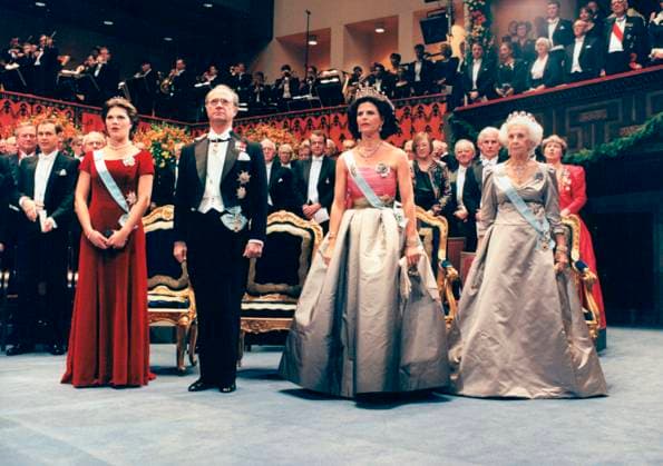 Stockholm 1995 12 10 Crown Princess Victoria, King Carl XVI Gustaf, Queen Silvia and Princess Lilian at the Nobel Prize ceremony at the Concert Hall This is the first time that the Crown Princess has attended the prize ceremony Stockholm Sweden ROY x50010x  Copyright: xJanerikxHenriksson Pica TTx NOBEL 1995 KONSERTHUSET