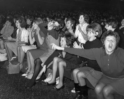 ARCHIVE 19631115 Screaming fans at The Beatles concert in Plymouth, England PLYMOUTH GREAT BRITAIN x450x  Copyright: xUPIx SKRIKANDE FANS