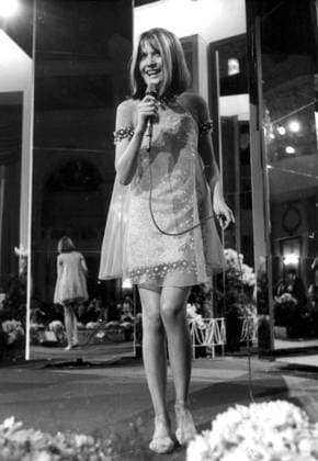 SCANPIX SWEDEN, 1967 Eurovision Song Contest 1967 in Vienna, Austria PICTURE The winning entry Puppet on a string, from England, performed by the truant Sandie Shaw Barfota x20360x  Copyright: xTTx 20360