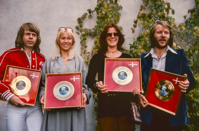 CA 1976 Swedish pop group ABBA with from left Björn Ulvaeus, Agnetha Fältskog, Anni Frid Lyngstad and Benny Andersson who was awarded with a gold record for their single Dancing Queen probably 1976 x50020x  Copyright: xLeifxRxJansson TTx ABBA GULDSKIVA 1976