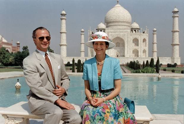 Agra 1993 10 14 King Carl XVI Gustaf and Queen Silvia in front of the Taj Mahal during their state visit to India INDIA AGRA ENT x50020x  Copyright: xLeifxJanssonx STATSBESÖK INDIEN