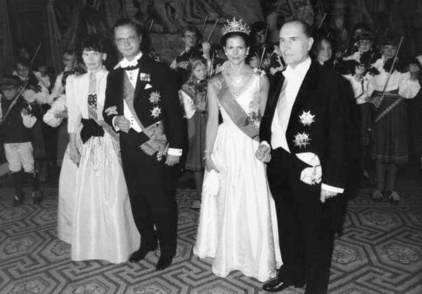 ARCHIVE STOCKHOLM 198405 The French presidential couple visit Stockholm From left Danielle Mitterrand, King Carl XVI Gustaf, Queen Silvia and French President Francois Mitterrand Stockholm Sweden x11014x  Copyright: xSvDx xTTx x KUNGAPARET OCH MITTERRAND