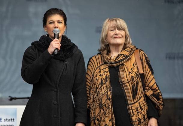 Uprising for peace rally in Berlin, rally in Berlin with Sahra Wagenknecht and Alice Schwarzer in front of the Brandenburg Gate, on the occasion of the anniversary war of aggression Russia in Ukraine Berlin Berlin Germany