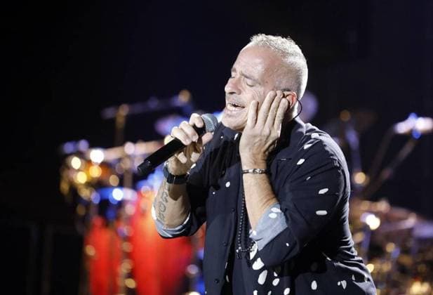 <p>Der italienische Sänger Eros Ramazzotti singt in der Rudolf Weber Arena in Oberhausen am Samstag, den 25. Februar 2023 Deutschland NRW Oberhausen Copyright: KerstinxBögeholz