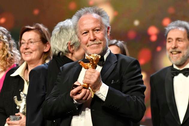 Nicolas Philibert with the Golden Bear for Best Film for Sur l™Adamant On the Adamant at the Closing Ceremony with Award Ceremony at the Berlinale 2023 73 Berlin International Film Festival at the Berlinale Palast Berlin, 25 02 2023. Foto:xN.xKubelkax xFuturexImage