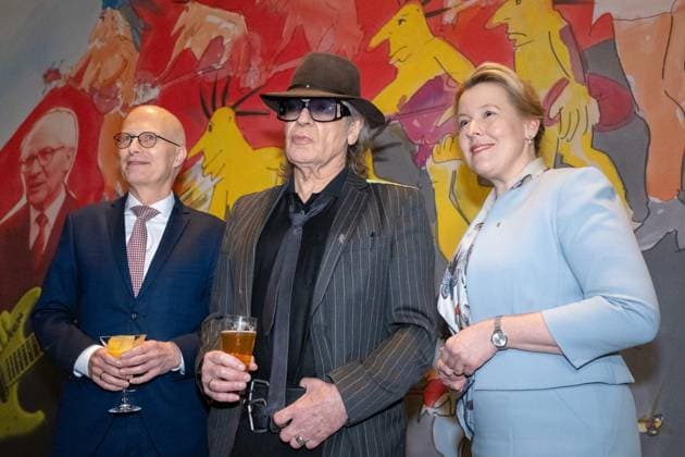 Udo Lindenberg, Peter Tschentscher, Franziska Giffey President of the Bundesrat Peter Tschentscher opened an exhibition of paintings by Udo Lindenberg on March 2, 2023 With Franziska Giffey, Governing Mayor of Berlin Berlin GER