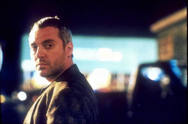 December 15, 1995, Los Angeles, California, USA: Actor TOM SIZEMORE during the filming of the movie HEAT. The film Heat is a 1995 American crime drama film written and directed by Michael Mann. Los Angeles U.S.  - ZUMAg49_ 20110101_gaf_g49_110112 Copyright: xGlobexPhotosx