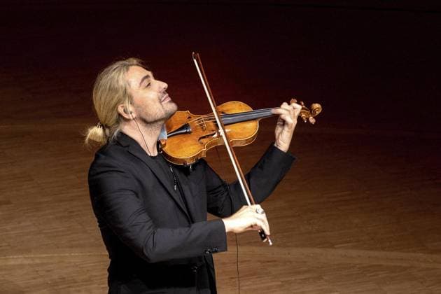 <p>David Garrett, künstlerische Leitung und Violine, gastiert am Donnerstag, 23. März 2023, mit seiner Iconic-Tour in der Philharmonie Essen. Unterstützt wird er dabei von den Musikern Rogier van Wegberg, Bass und Gitarre, und Franck van der Heijden, Gitarre, nicht im Bild. Deutschland Nordrhein-Westfalen Essen Copyright: BastianxHaumann
