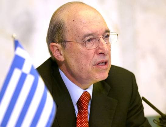 STOCKHOLM 20030422 Greek Prime Minister Costas Simitis visited Sweden today for talks with Prime Minister Göran Persson The two held a press conference at Rosenbad where Costas Simitis expressed his support for Swedish membership of the monetary union STOCKHOLM Sweden x1013x  Copyright: xJACKxMIKRUTx COSTAS SIMITIS
