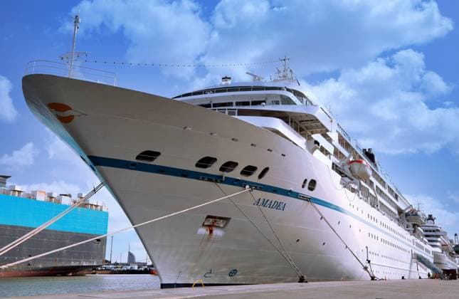 Traumschiff MS Amadea im Kaiserhafen Bremerhaven - The MS Amadea in Bremerhaven, Germany Traumschiff MS Amadea im Kaiserhafen Bremerhaven - The MS Amadea in Bremerhaven, Germany Copyright: xZoonar.com WIBKExWOYKEx 16871088
