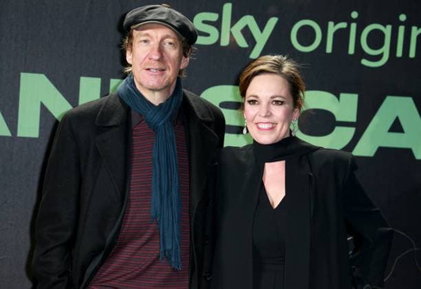 November 30, 2021, London, United Kingdom: David Thewlis and Olivia Colman attend The Landscapers UK Premiere at Queen Elizabeth Hall in London, England. London United Kingdom - ZUMAs197 20211130_zab_s197_032 Copyright: xFredxDuvalx