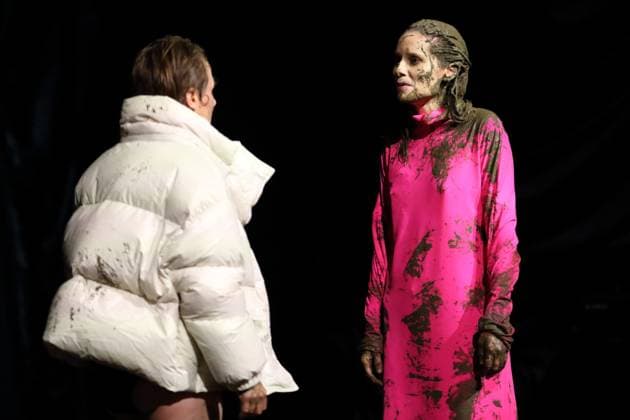 Eva Löbau and Lea Draeger, f l , during the photo rehearsal for the play Antigone at Maxim Gorki Theater Berlin, April 14, 2023 After Sophocles Directed by Leonie Böhm Stage Zahava Rodrigo Costumes Laura Kirst Premiere is April 16, 2023 Maxim Gorki Theater Berlin Antigone