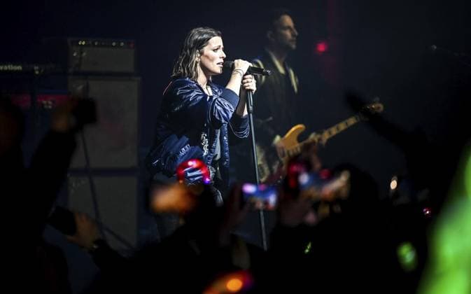 <p>Auftritt der Band Silbermond mit Sängerin Stefanie Kloß bei der 37. Sparkassen-Gala in der Kraftzentrale im Landschaftspark-Nord, am Samstag den 16. April 2023 in Duisburg. Deutschland Nordrhein-Westfalen Duisburg Copyright: LarsxFröhlich